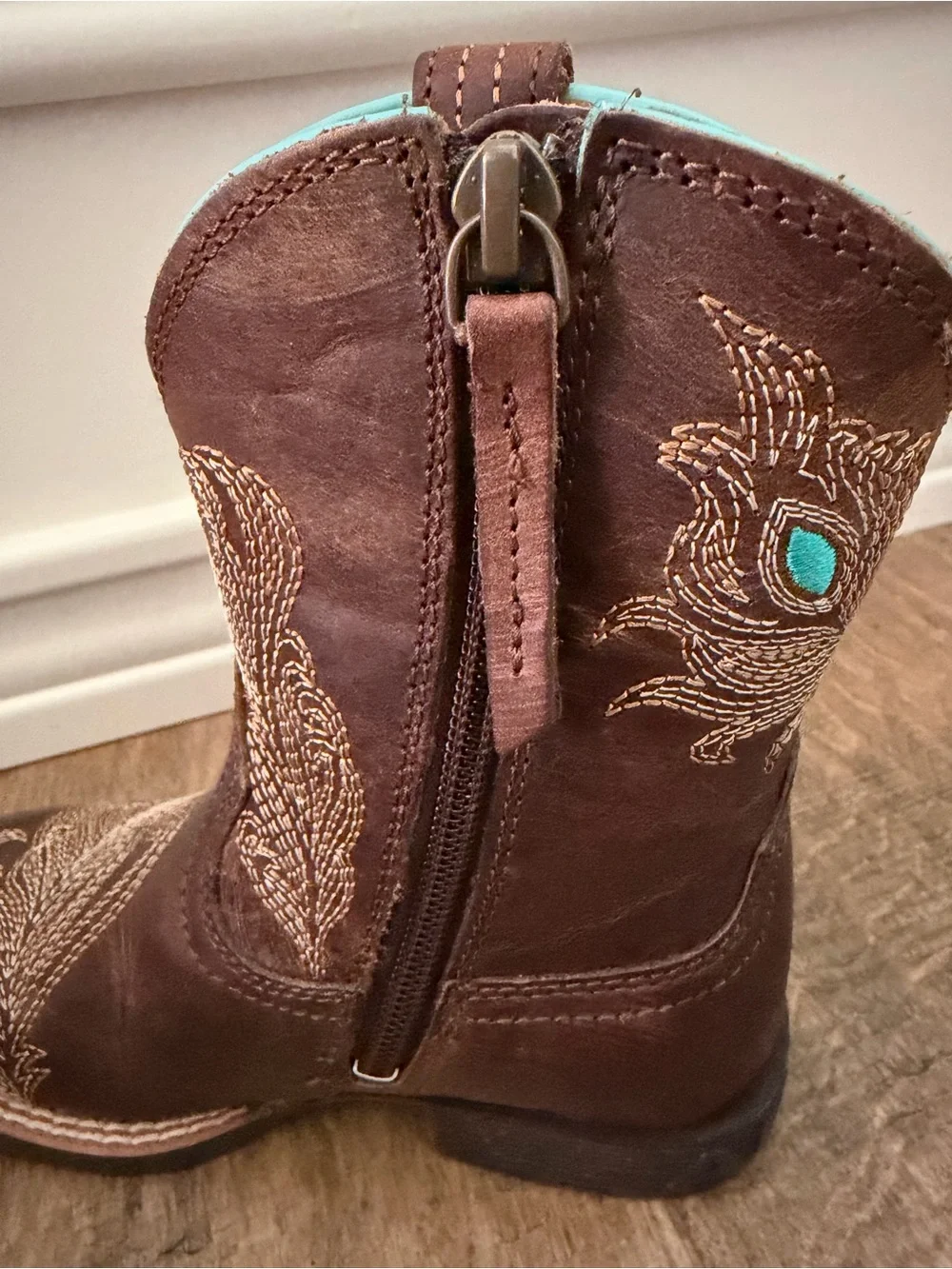 Girls’ Ariat Brown Leather Kids Western Boots with Turquoise Trim, Sz 9